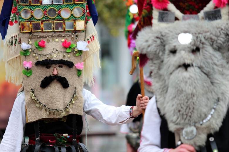 Antik Cağ Geleneği: Kukerlandia (Maske) Festivali