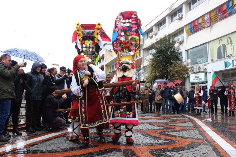 Antik Cağ Geleneği: Kukerlandia (Maske) Festivali