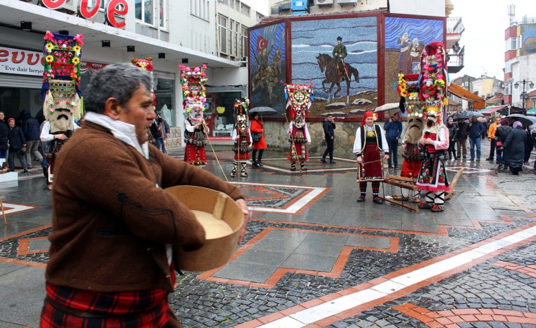 Antik Cağ Geleneği: Kukerlandia (Maske) Festivali