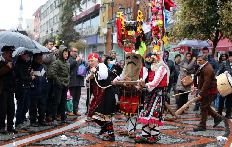 Antik Cağ Geleneği: Kukerlandia (Maske) Festivali