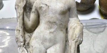 Selanik metrosunda afrodit heykeli ve mozaik bulundu