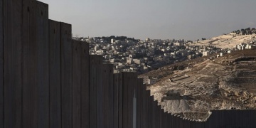 Filistinli uzman: İsrail ayrım duvarı tarihi eserleri yok etti