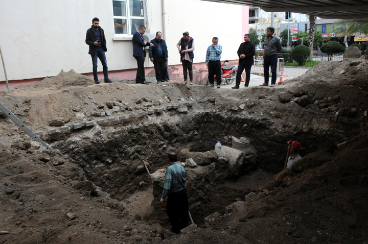 Osmaniye'de sondaj sırasında tarihi eserler bulundu