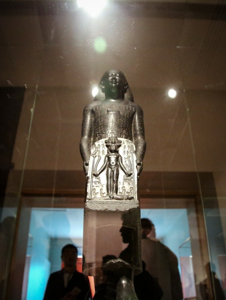 Louvre Müzesi eserleri Tahran'da sergileniyor