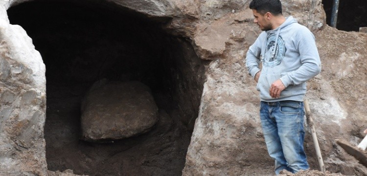 Bodrum'da villa inşaatında 3 kaya mezarı bulundu