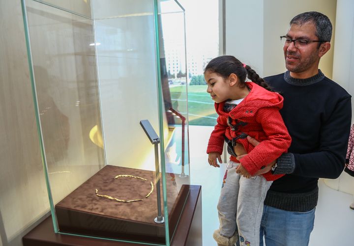 Güney Kafkasya'da bulunan en eski altın takı
