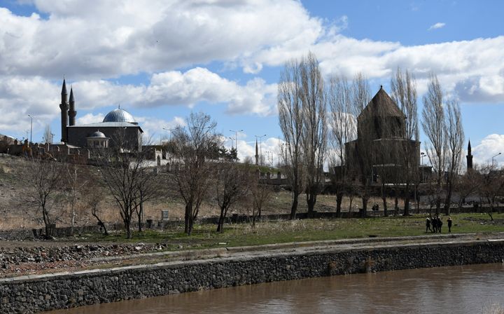 Kars'ın tarihi güzelliklerine ilgi yoğun