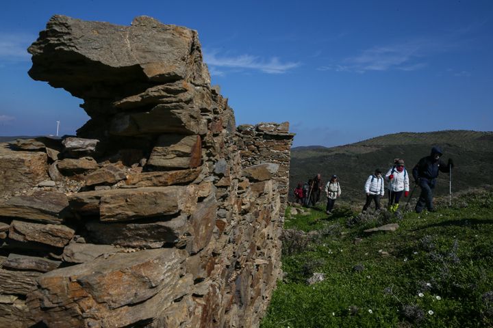 Ege'nin terk edilen köyleri kapılarını turistlere açıyor