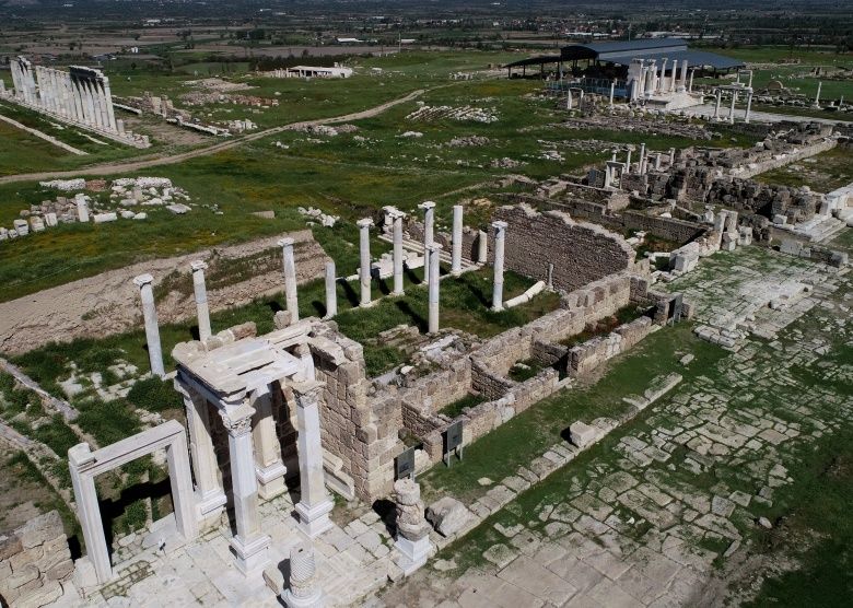 Laodikya Antik Kentine havadan bakış