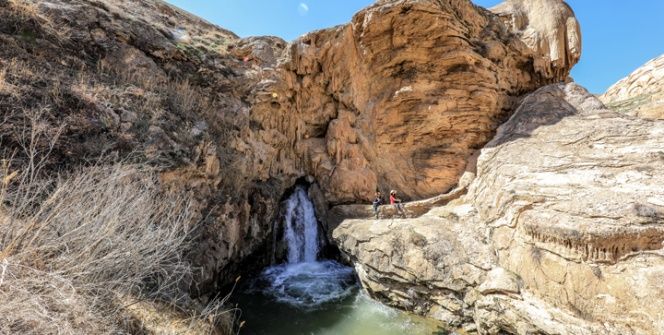 Vanın Saklı Şelalesi ve Pamukkale benzeri travertenleri