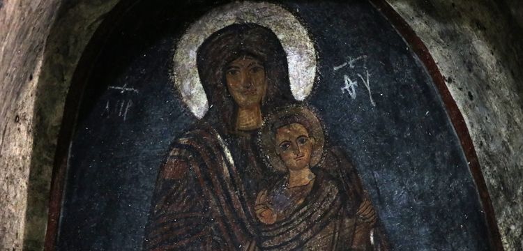 Gülen Meryem Ana freski ve Gümüşler Manastırı