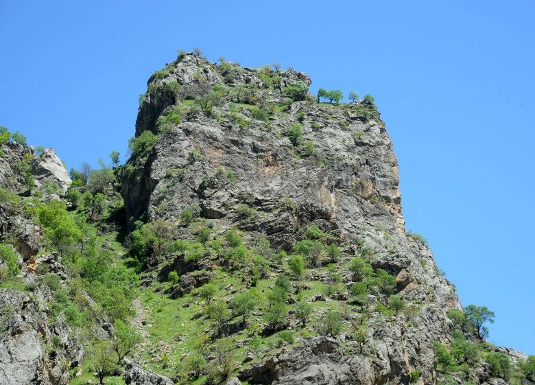 Bitlis'teki Hamam Dağının doğa harikası mağaraları