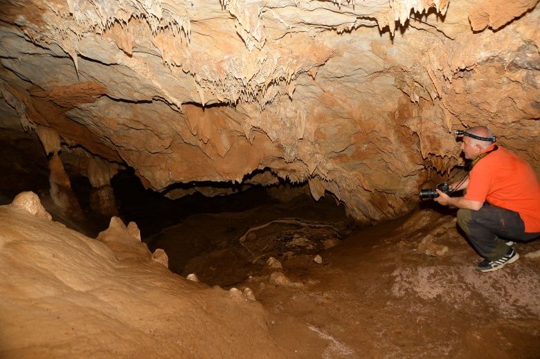 Bitlis'teki Hamam Dağının doğa harikası mağaraları