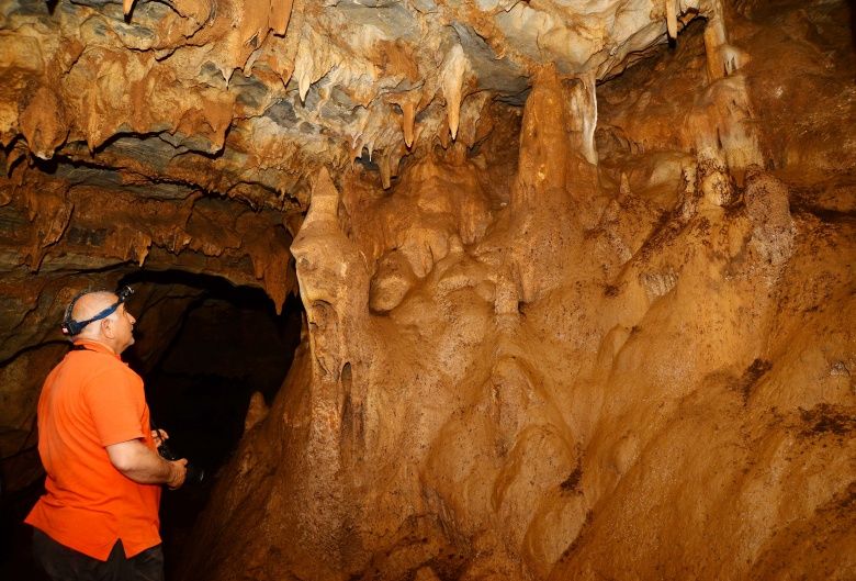 Bitlis'teki Hamam Dağının doğa harikası mağaraları