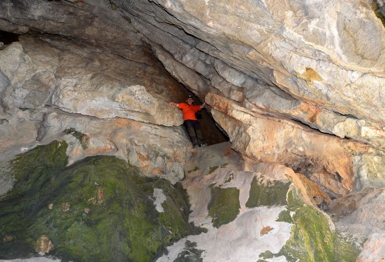 Bitlis'teki Hamam Dağının doğa harikası mağaraları