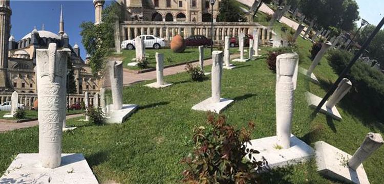 Edirne'de 70 yeniçeri mezar taşı restore edildi