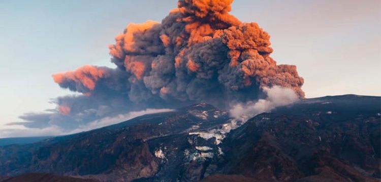 Hıristiyanlık, Pagan tanrılara volkanik patlamayla saldırmış