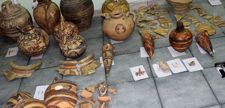 Santorini Arkeoloji Müzesini bekçisi soymuş olabilir