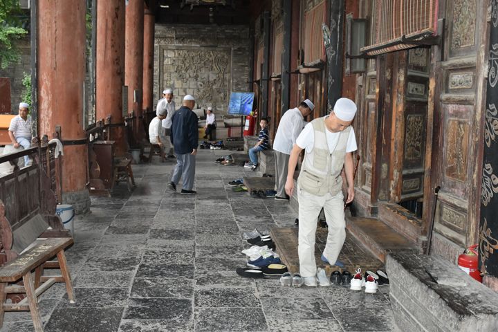 Kur'an'ın tamamının ahşaba yazıldığı cami: Şian Camisi