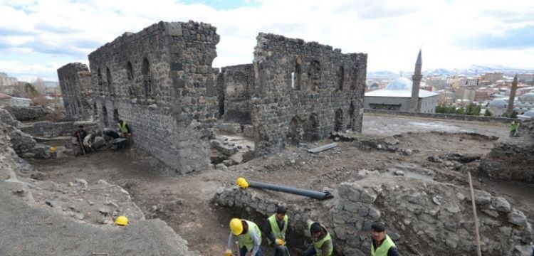 Kars Beylerbeyi Sarayı Restorasyonunda sarnıç keşfedildi