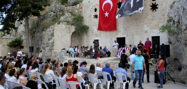 Hatay St. Pierre Kilisesinde Aziz Petrus ve Pavlus Bayramını Kutlandı