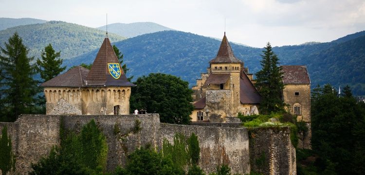 Romantik Şatoya Dönüşen Osmanlı Kalesi