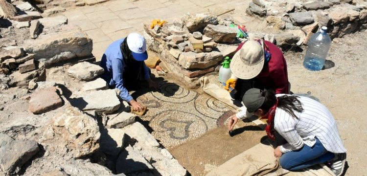 Stratonikeia Antik Kentinde Bizans Mozaiği Bulundu