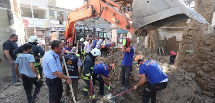 Vanda Restorasyon Sırasında Duvar Çöktü 1 Kişi Öldü