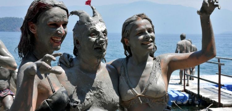 Köyceğiz Sultaniye Kaplıcaları ve Çamur Banyoları Yabancı Turistlerin İlgi Odağı