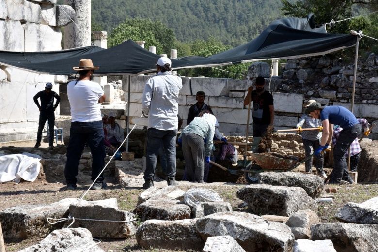 Antik kentte sıcaklar arkeologları olumsuz etkiliyor