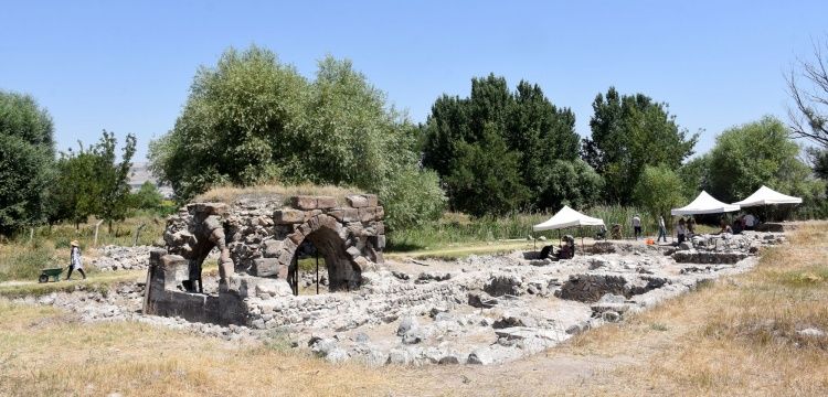 Moğolların Yıktığı Keykubadiye Sarayının Kalıntıları Ortaya Çıkarılıyor