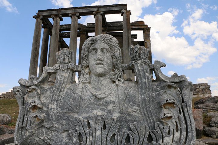 Anadolu'daki en iyi korunmuş Zeus Tapınağı