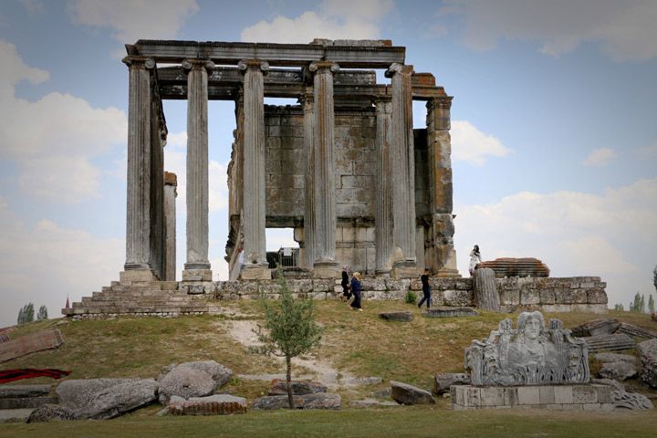 Anadolu'daki en iyi korunmuş Zeus Tapınağı