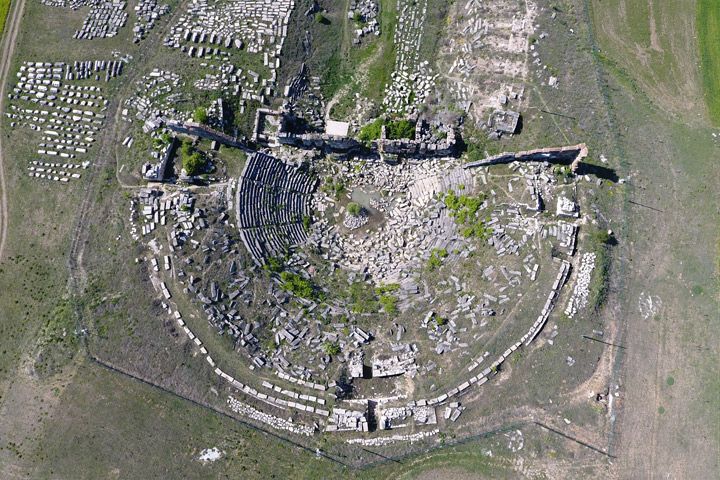 Anadolu'daki en iyi korunmuş Zeus Tapınağı