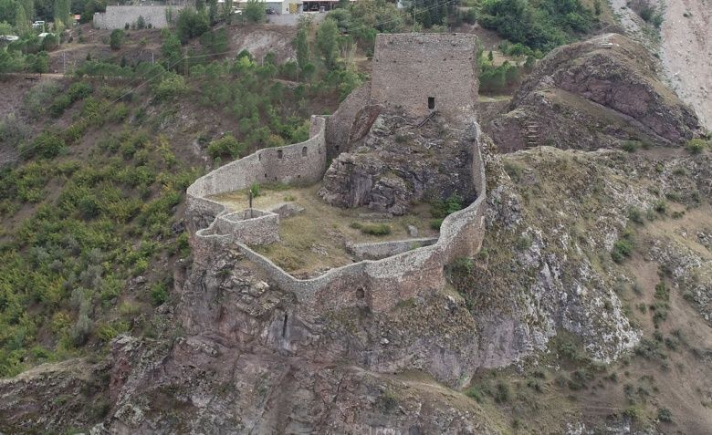 Artvin Kalesi ancak özel izinle gezilebiliyor