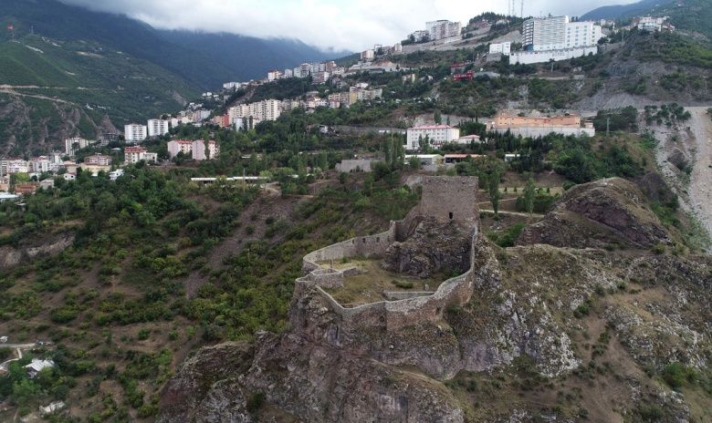 Artvin Kalesi ancak özel izinle gezilebiliyor