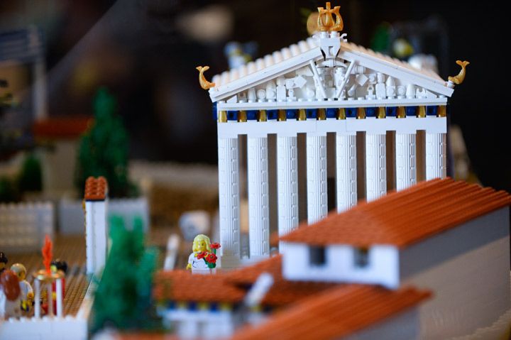 Legodan inşa edilen Akropolis, Atina'ya hediye edildi