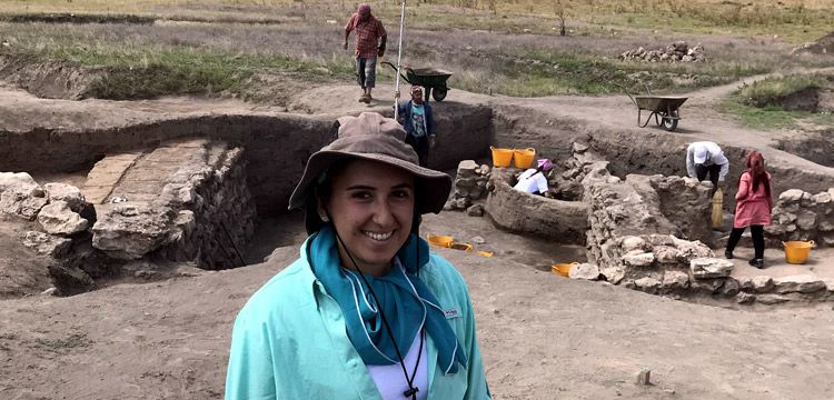 ABD'li arkeolog Ashley Cercone azmiyle Küllüoba kazılarına katıldı