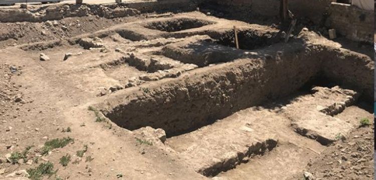 İznik'te yıkılan binanın temelinden Osmanlı kalıntıları çıktı