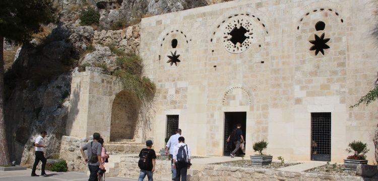 İlk Mağara Kilise St. Pierre İnanç Turizminin Gözdesi