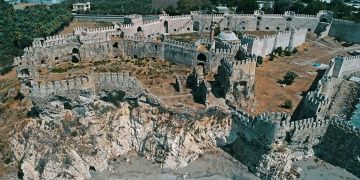 Mamure Kalesi Akdenizde ortaçağı yaşatıyor