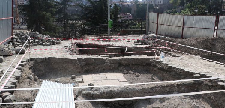 Trabzon'da Kentsel Dönüşüm Alanında arkeoloji kazısı sürüyor
