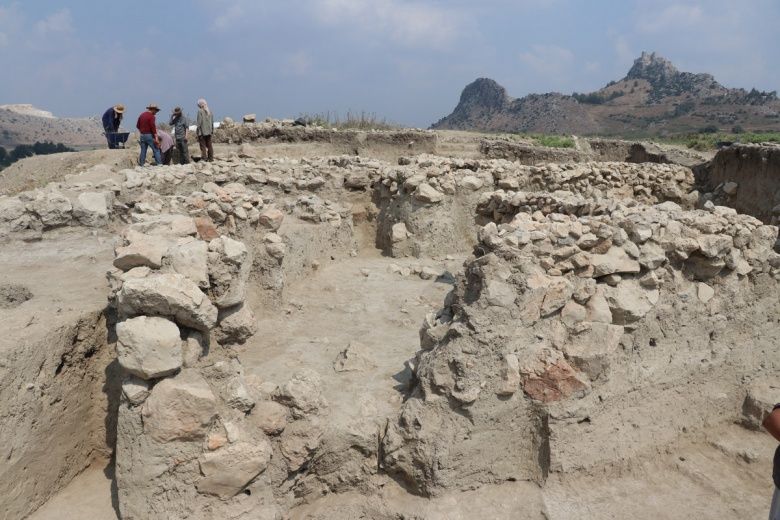 Sirkeli Höyük 2018 arkeoloji kazılarından görüntüler