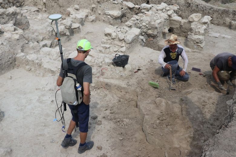 Sirkeli Höyük 2018 arkeoloji kazılarından görüntüler