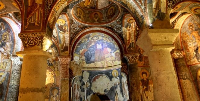 Göreme Açık Hava Müzesindeki Karanlık Kilise freskleri