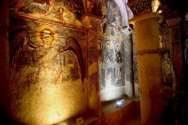 Göreme Açık Hava Müzesindeki Karanlık Kilise freskleri