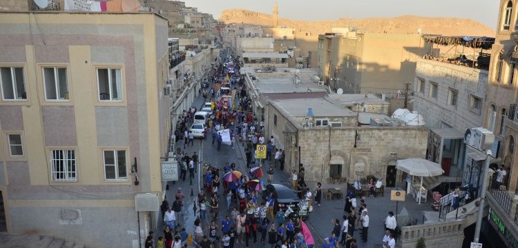 Mardin Uçan Halı Çocuk Müzik Festivali Törenle Başladı