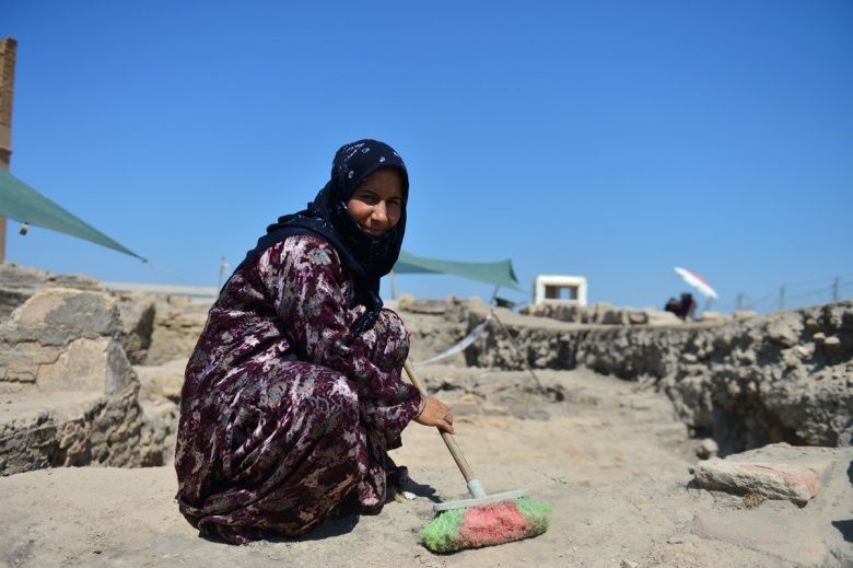 Harranlı kadınlar arkeoloji kazılarında çalışmaktan mutlu
