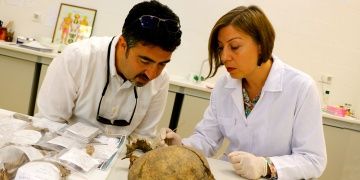 8 bin yıllık Anadolu kadının kol kasları güçlü, dişleri çürük çıktı