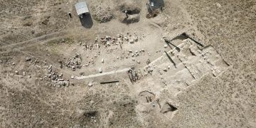 Apameia Antik Kentinde antik tiyatro alanı kazısı başladı